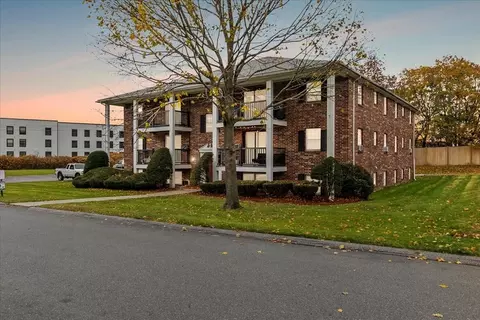 6 Walker Rd #2, North Andover, MA 01845