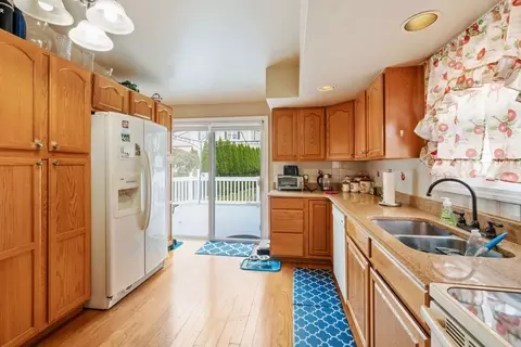 752 New Boston Rd, Fall River, MA 02720 photo 16