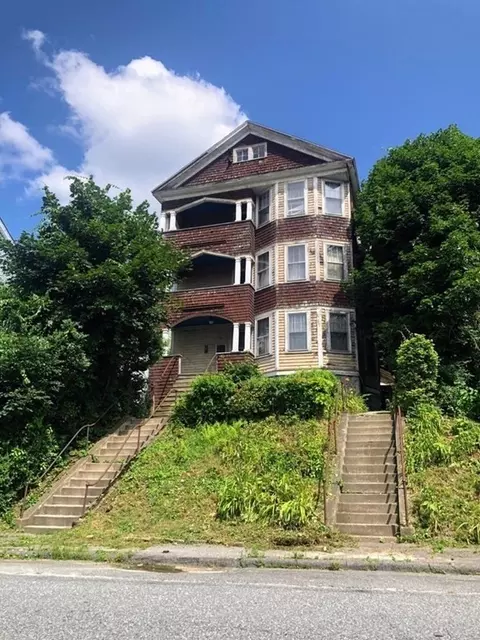 113 Perry Ave, Worcester, MA 01610