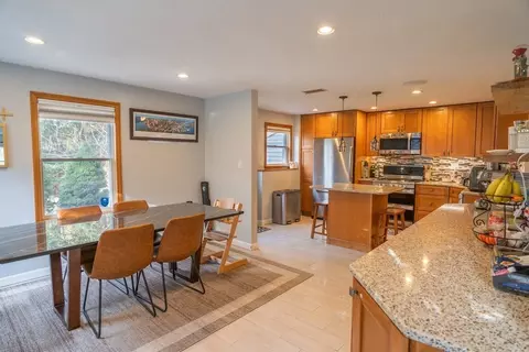43 Mountain St, Woburn, MA 01801
