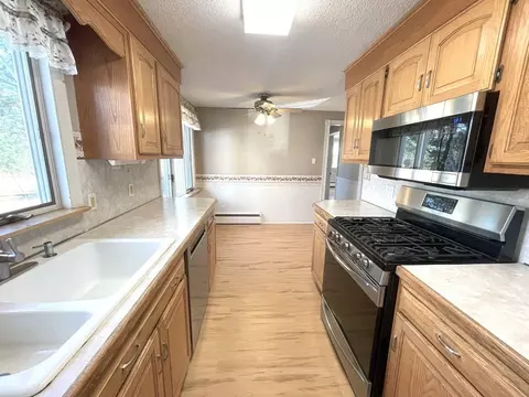68 Fitzgerald Rd, Springfield, MA 01104 photo 9