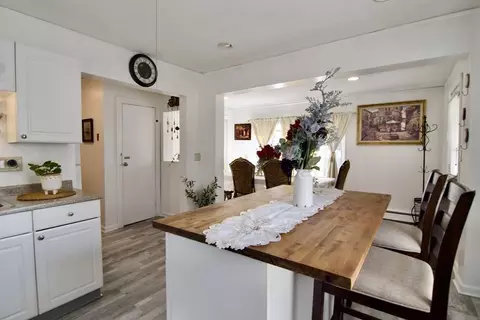 553 Chicopee St, Chicopee, MA 01013 photo 8