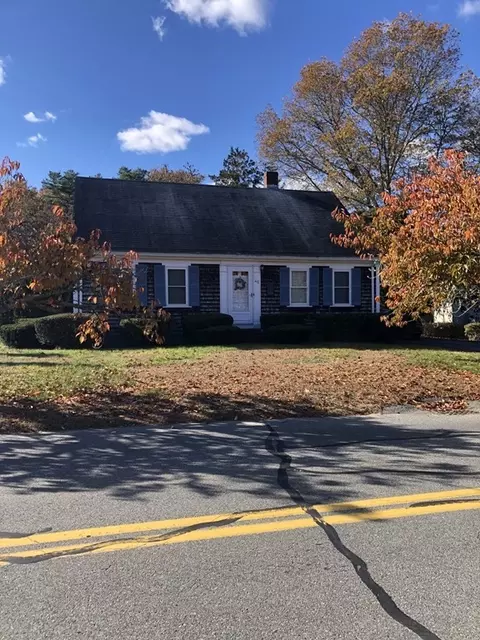 45 Acushnet Rd, Mattapoisett, MA 02739