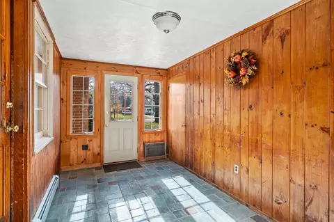 45 West St, Easthampton, MA 01027 photo 3
