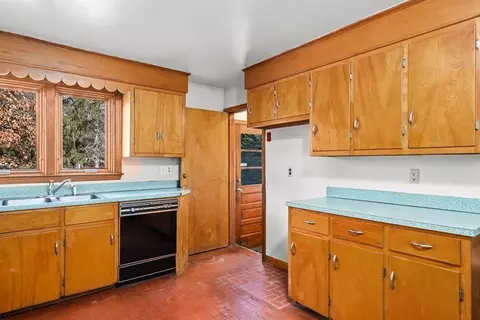 45 West St, Easthampton, MA 01027 photo 13