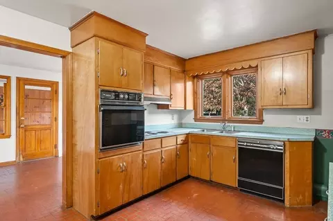 45 West St, Easthampton, MA 01027 photo 15