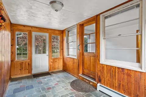 45 West St, Easthampton, MA 01027 photo 4