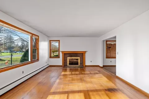 45 West St, Easthampton, MA 01027 photo 7