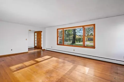 45 West St, Easthampton, MA 01027 photo 5