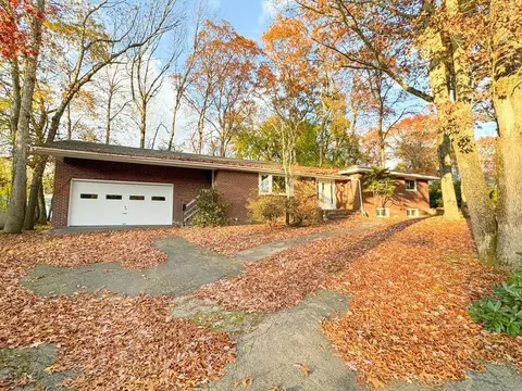81 Thorny Lea Ter, Brockton, MA 02301