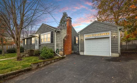 62 Rindone St, Holbrook, MA 02343