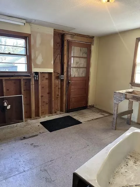 140 High St, Danvers, MA 01923 photo 11