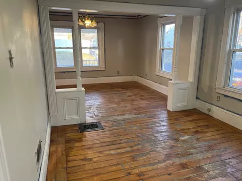 19 Bevier St, Springfield, MA 01107 photo 8