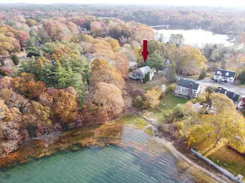 87 Puritan Rd, Bourne, MA 02532