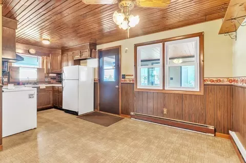 69 Polaski Ave, Chicopee, MA 01013 photo 13