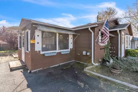 69 Polaski Ave, Chicopee, MA 01013 photo 4