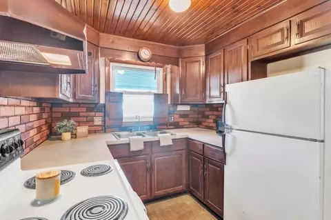 69 Polaski Ave, Chicopee, MA 01013 photo 11