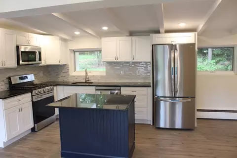580 Oak St, Franklin, MA 02038