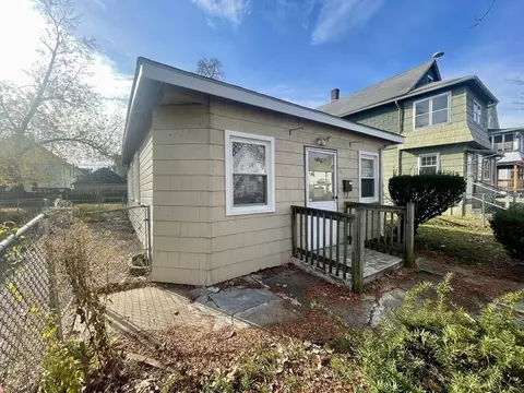 540 Armory St, Springfield, MA 01104 photo 3