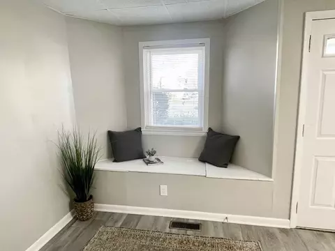 540 Armory St, Springfield, MA 01104 photo 7
