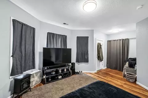 74-76 Clantoy St, Springfield, MA 01104 photo 9