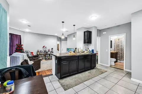 74-76 Clantoy St, Springfield, MA 01104 photo 8