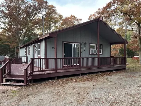 633 Wareham Rd, Plymouth, MA 02360