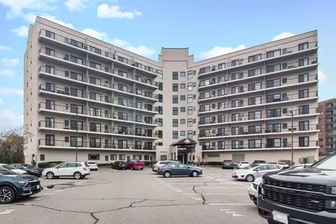 133 Commander Shea Blvd #513, Quincy, MA 02171