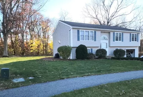 66 Vincent Cir, Worcester, MA 01604