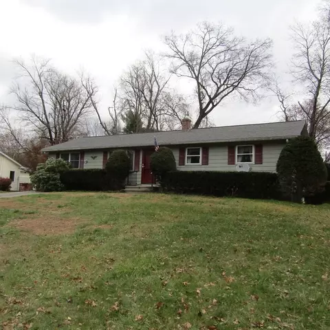 81 Autumn Dr, Northampton, MA 01062
