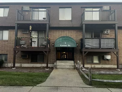 1 Karena Dr #1, Taunton, MA 02780
