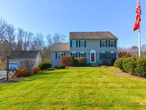 77 Old Webster Rd, Oxford, MA 01540