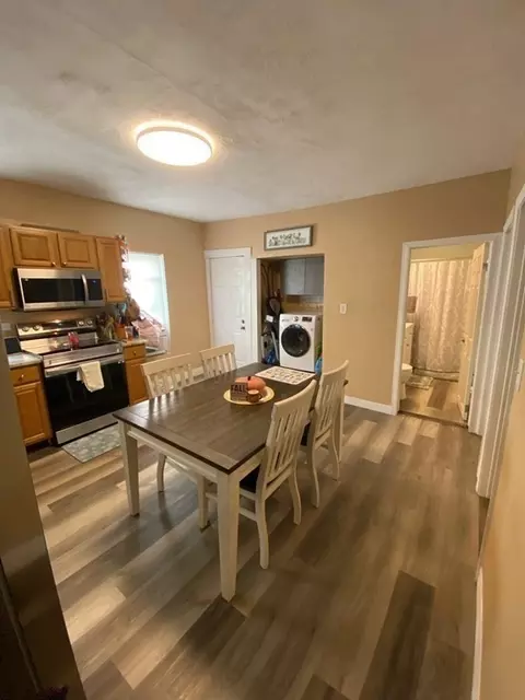 218 Vernon St, Worcester, MA 01607 photo 3