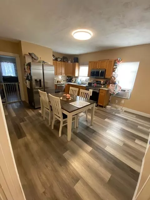 218 Vernon St, Worcester, MA 01607 photo 4