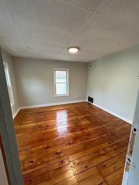 218 Vernon St, Worcester, MA 01607 photo 12