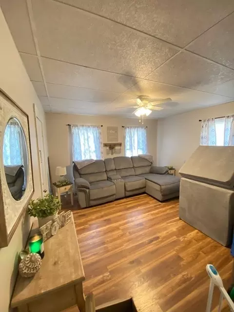 218 Vernon St, Worcester, MA 01607 photo 2