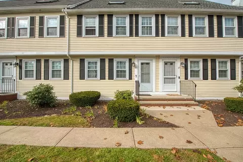 453 Turnpike St #22, Easton, MA 02375