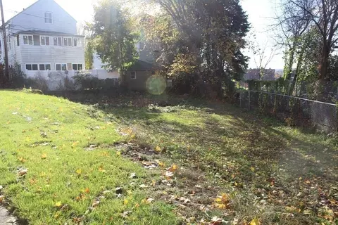 8 Ingalls St, Worcester, MA 01604 photo 4