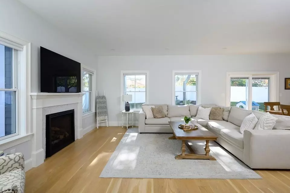  39 Rose St, Milton, MA 02186 photo 9