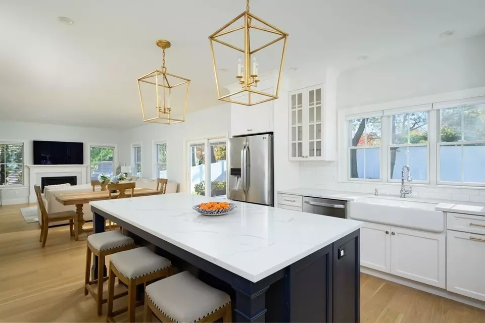  39 Rose St, Milton, MA 02186 photo 2