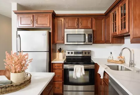 20 Chapman St #104, Weymouth, MA 02189