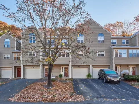19 Thayer Pond Dr #3, Oxford, MA 01537