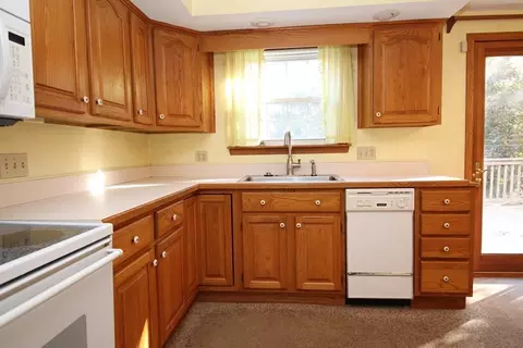 18 Pearl Rd, Saugus, MA 01906 photo 4