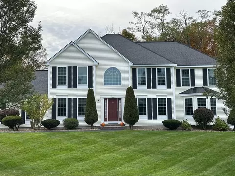 4 Hemlock Ln, Salem, NH 03079