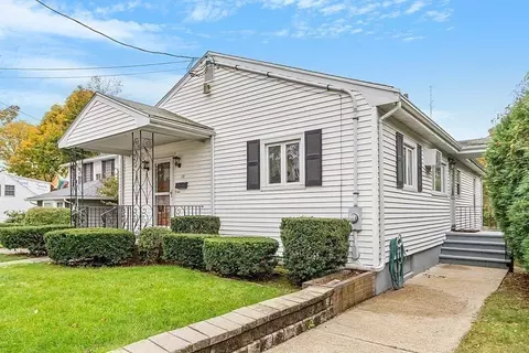 15 Orleans Ave, Salem, MA 01970