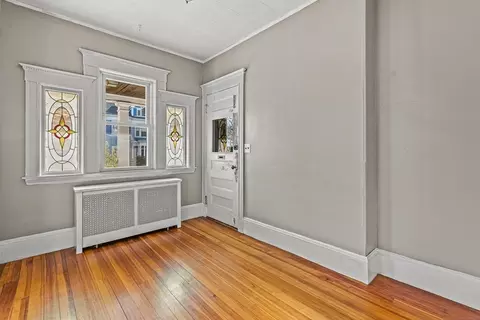 35 Pleasant St, Everett, MA 02149 photo 11