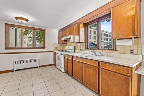 35 Pleasant St, Everett, MA 02149 photo 8