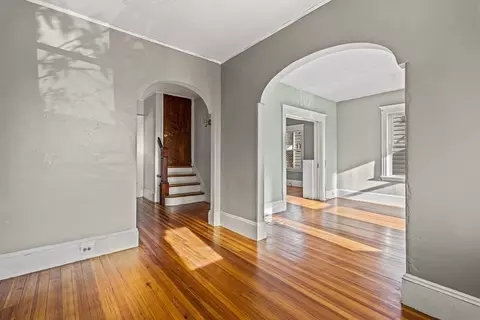 35 Pleasant St, Everett, MA 02149 photo 12