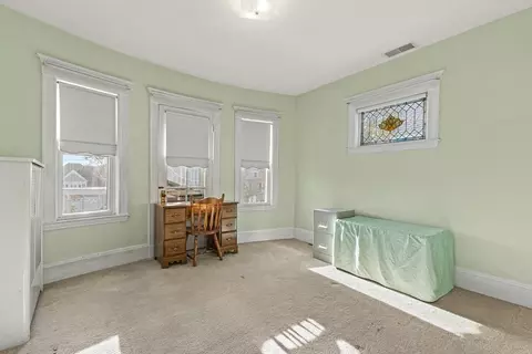 35 Pleasant St, Everett, MA 02149 photo 32