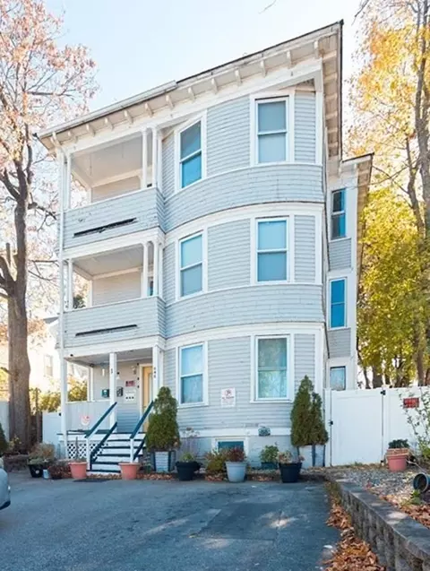 1 Freeland Ter, Worcester, MA 01603